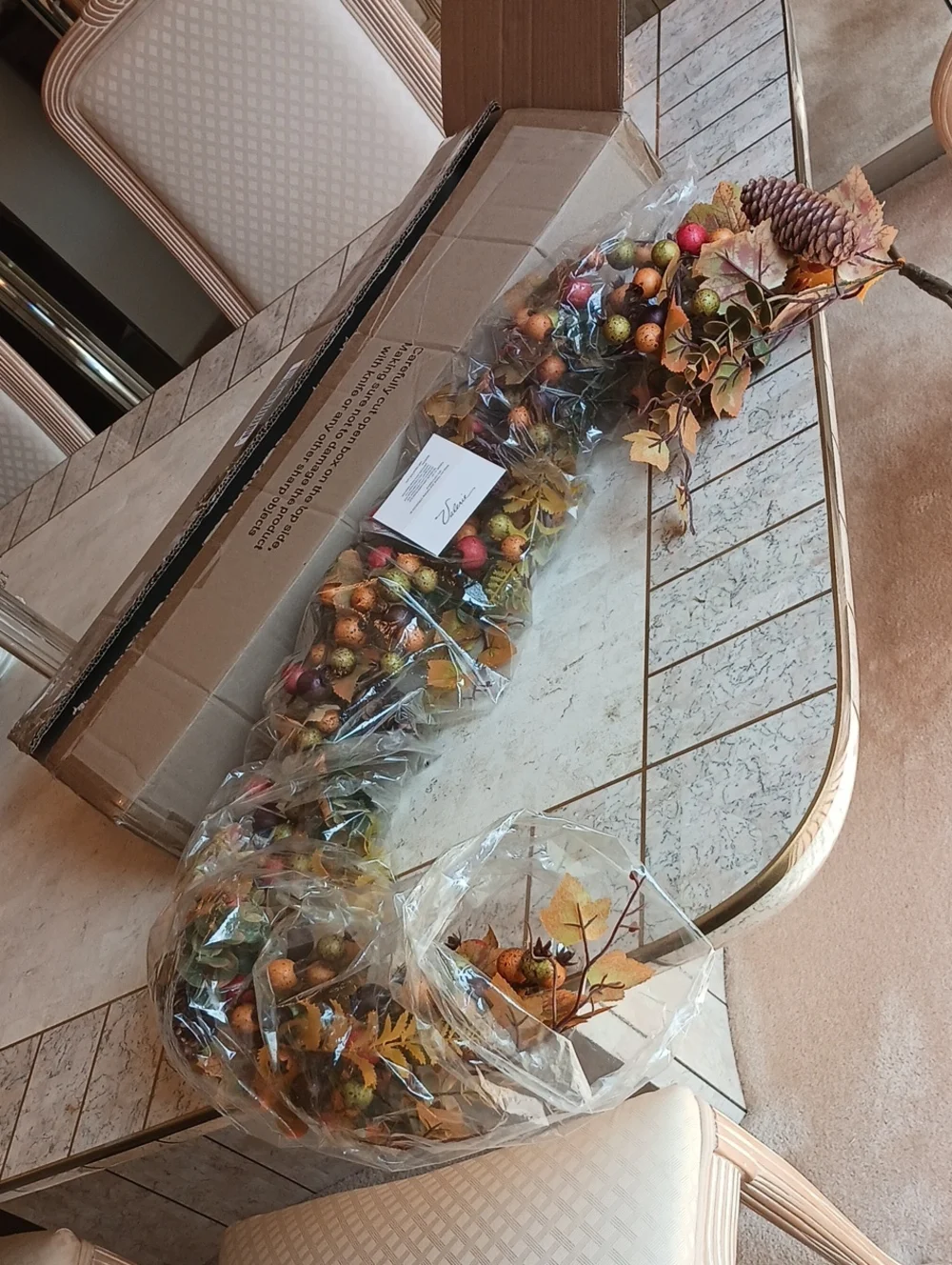 Florals- 4ft Autum/harvest Garland,,berries Leaves Pinecones--by VALERI/QVC..NEW